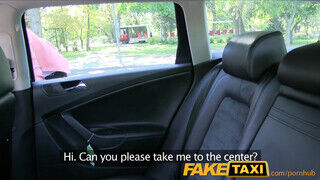FakeTaxi - Tinédzser fiatal csajszi a hátsó ülésen
