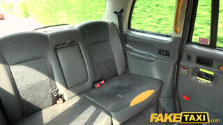 Fake Taxi - Rhiannon Ryder péniszt akar a fenekébe