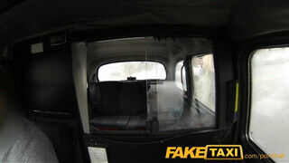 Faketaxi - alapos pici mélytorok után dughatsz is