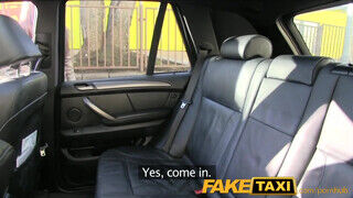 FakeTaxi - félénk lány belelendül a dologba