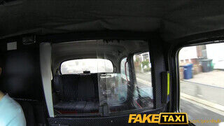 FakeTaxi - exra hatalmas kannás nőci meghágva