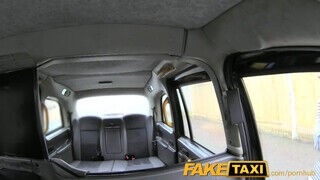 FakeTaxi - vadító világos szőke keményen popó lyukba téve