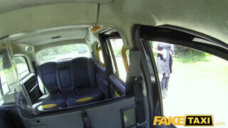 Fake Taxi - Csöcsös gigantikus fenekű lány megdöngetve