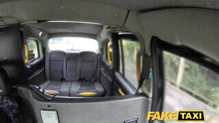 Fake Taxi - Julia de Lucia a tökéletes testű tinédzser