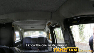FakeTaxi - Világos Szőke maca baszható a hátsó ülésen