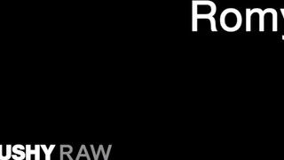 TUSHYRAW - Romy Indy a fullos latin amerikai