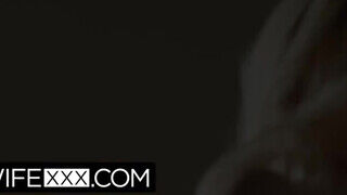 HotwifeXXX - Natalia Queen imádja a hatalmas kukacot