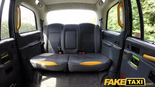 Fake Taxi - Ashleigh Devere a méretes didkós csajszika