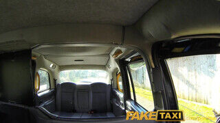 FakeTaxi - Chelsey Lanette a gigantikus kannás szöszi