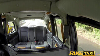 Fake Taxi - Amber Deen a kéjnő világos szőke gádzsi