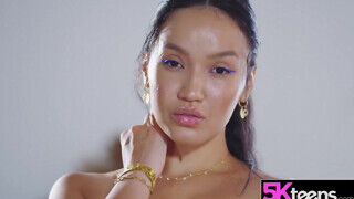 5KPORN - Asia Vargas a felajzott ázsiai pina
