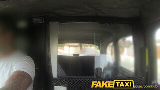 FakeTaxi - spriccelős puncijú prágai csajszi