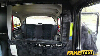 Fake Taxi - Kira Thorn a bombázó orosz tinédzser