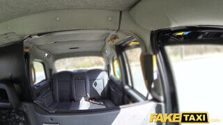 Fake Taxi - Tasha Holz az óriás didkós pipi