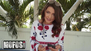 MOFOS - Adria Rae a cuki spanyol csajszi