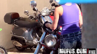 Ashton Pierce a motoros vagina