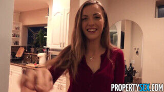 PropertySex - a famer megbassza az ingatlanos pipit