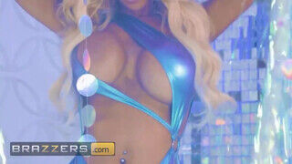 Brazzers - Brittney Kade a fullos transzvesztita bige