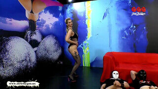 German Goo Girls - Mia Bitch a örömlány fiatal maca