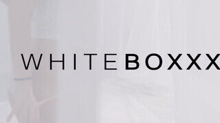 WhiteBoxxx - selymes bőrű csoki lány