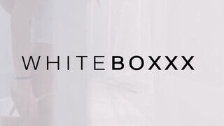 WhiteBoxxx - Tiffany Tatum magyar lány megosztja a barátját