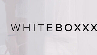 WHITEBOXXX - cuki vörös szuka beleül a méretes faszba