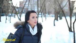 Shalina Devine a szuper izgató milf