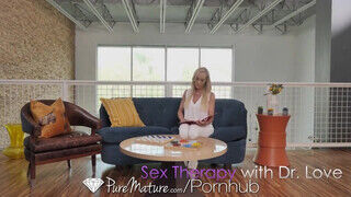 PUREMATURE - Brandi Love a méretes cickós világos szőke milf