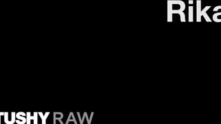 TUSHYRAW - Rika seggel lovagolja meg a hatalmas cerkát