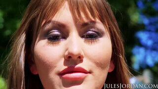 Jules Jordan - Paige Owens segge megkettyintve