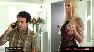 ZeroTolerance - Brooke Banner a gigászi mellű milf