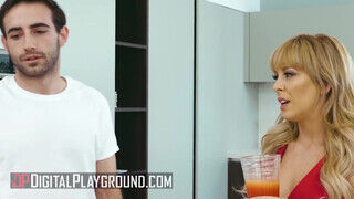 DigitalPlayground - Adriana Chechik és Cherie Deville édeshármasban kettyintenek