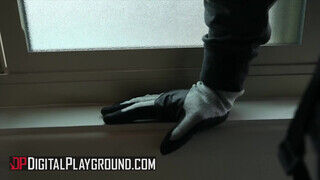 DigitalPlayground - Alina Lopez és a betörő
