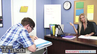 Brooke Tyler az óriás tőgyes tanítónéni -- Naughty America