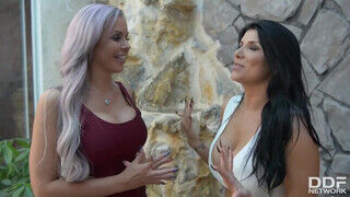 Nina Elle és Romi Rain édeshármasban kufirconlak
