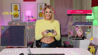 Naughty America - Emma Hix a csinos gamer szuka