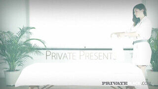 PrivateBlack - Julia Rocka a vadító masszőr csajszika