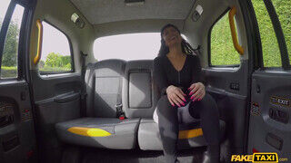 Fake Taxi - Marina Maya nagyon kufircolni akart
