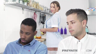 PrivateBlack - Taylor Sands édeshármasban kupakol