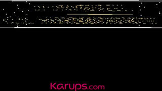 Karups - Di Devi borostás picsája megkettyintve