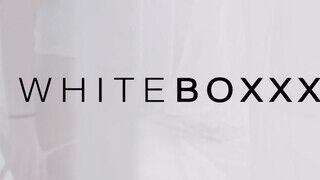 WhiteBoxxx - Zazie Skymm fenékbe is szereti