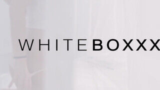 WHITEBOXXX - Sarah Kay lágy kufircolása