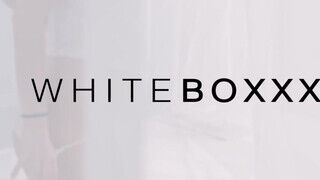 WHITEBOXXX - Stella Flex kinyalva és megdöngetve