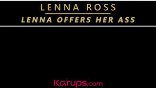 Lenna Ross popsikája megdöngetve