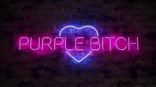 Purple Bitch keményen ánuszba tolva