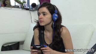 18 éves gamer csajszika