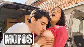 Mofos - Valeria Valois a csöcsös latina gádzsi