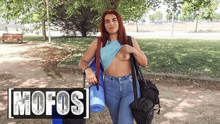 Mofos - Rosie Cage a dögös turista csajszi