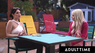 ADULT TIME - Jessica Ryan és Ava Sinclaire megosztják a kétszínű pasijukat