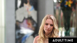 ADULT TIME - Rachael Cavalli-t a vonzó fiatal bébiszitter ujjazza, majd nem tud ellenállni a lucskos leszbi 69-nek!